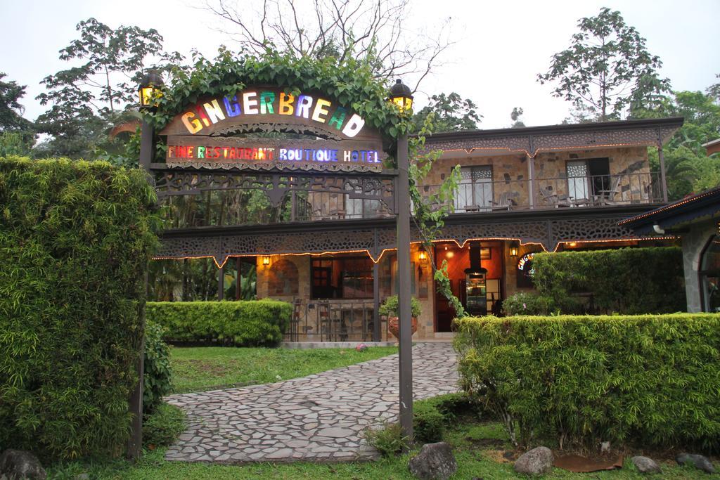 Gingerbread Restaurant & Hotel Nuevo Arenal Bagian luar foto