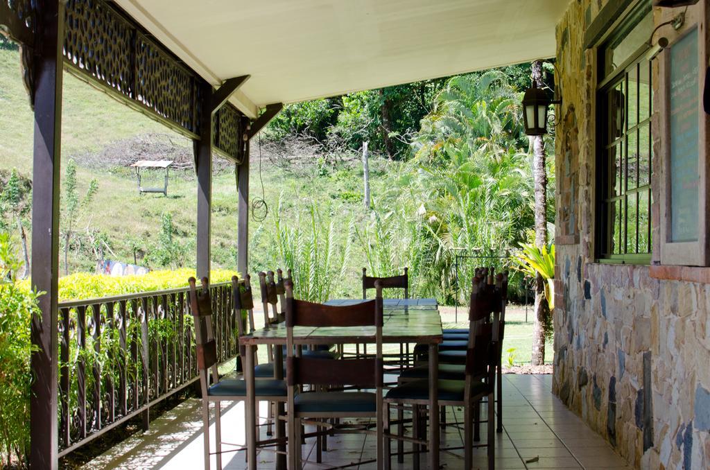 Gingerbread Restaurant & Hotel Nuevo Arenal Bagian luar foto
